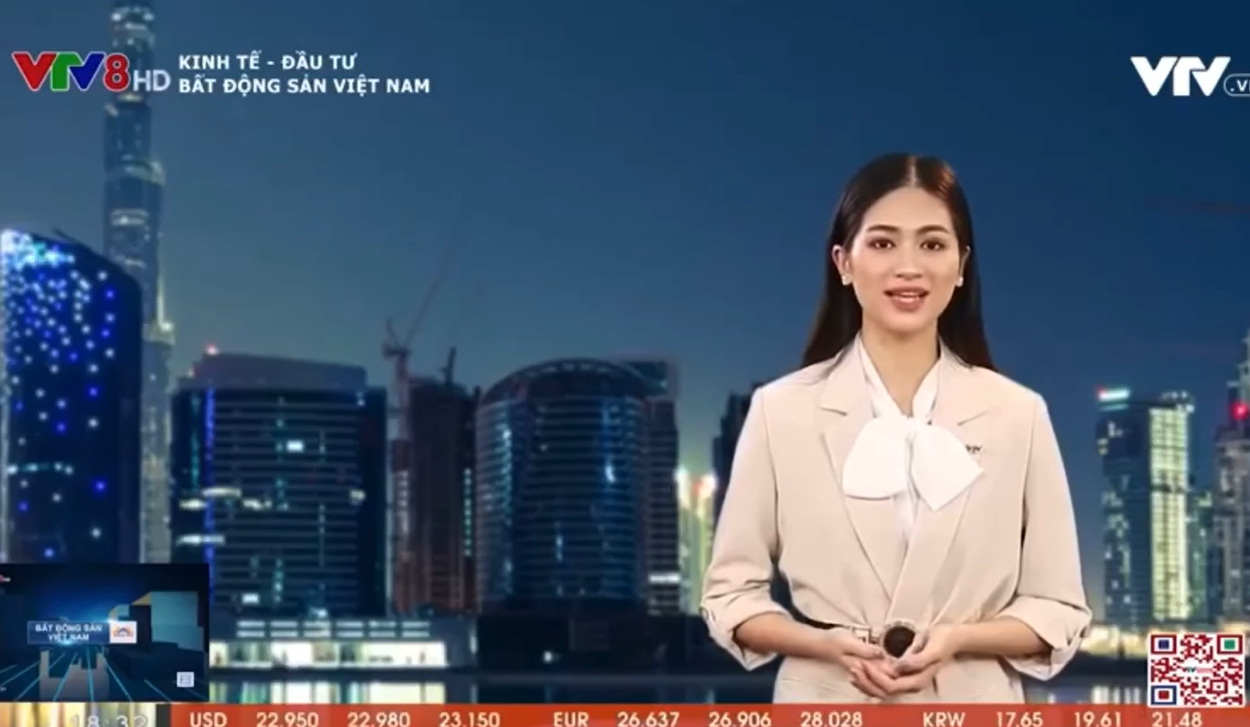 Cận cảnh nhan sắc người đẹp Hoa hậu Việt Nam dẫn bản tin VTV - Ảnh 1.