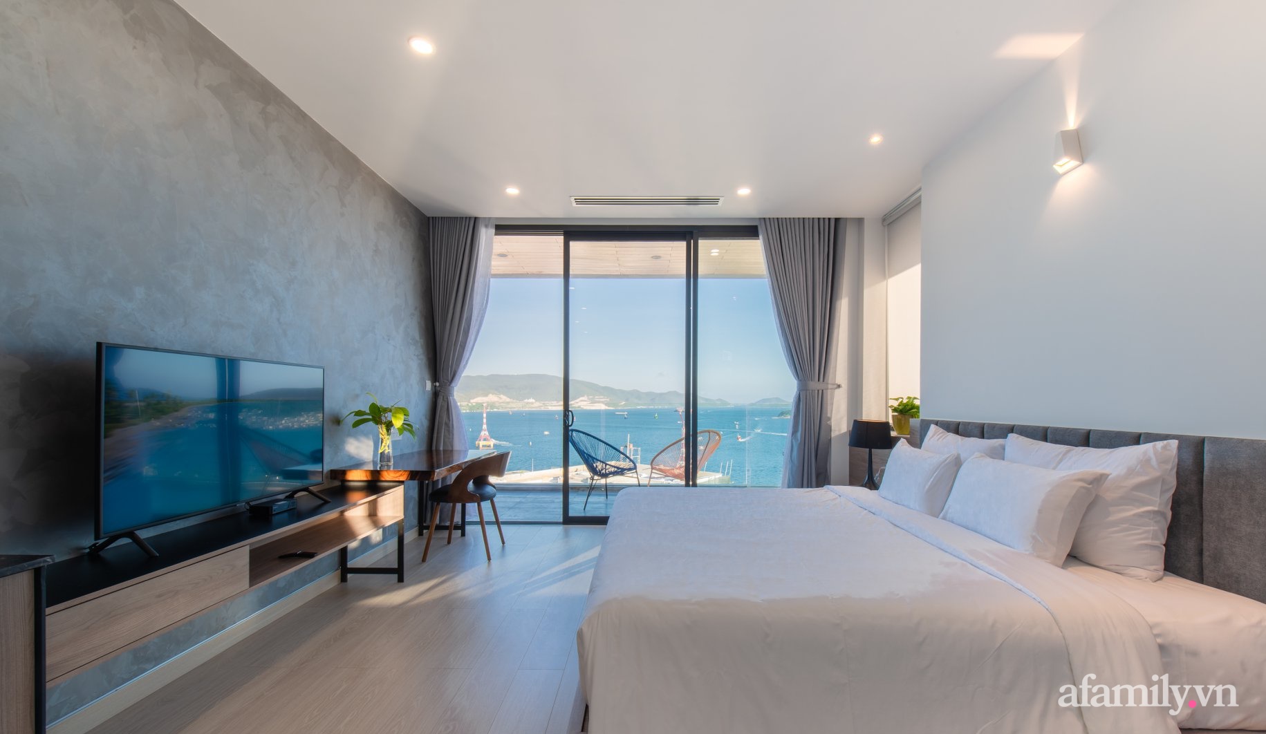 Căn nhà yên bình với vẻ đẹp hiện đại, quanh năm mát mẻ nhờ view hướng biển Nha Trang - Ảnh 18.