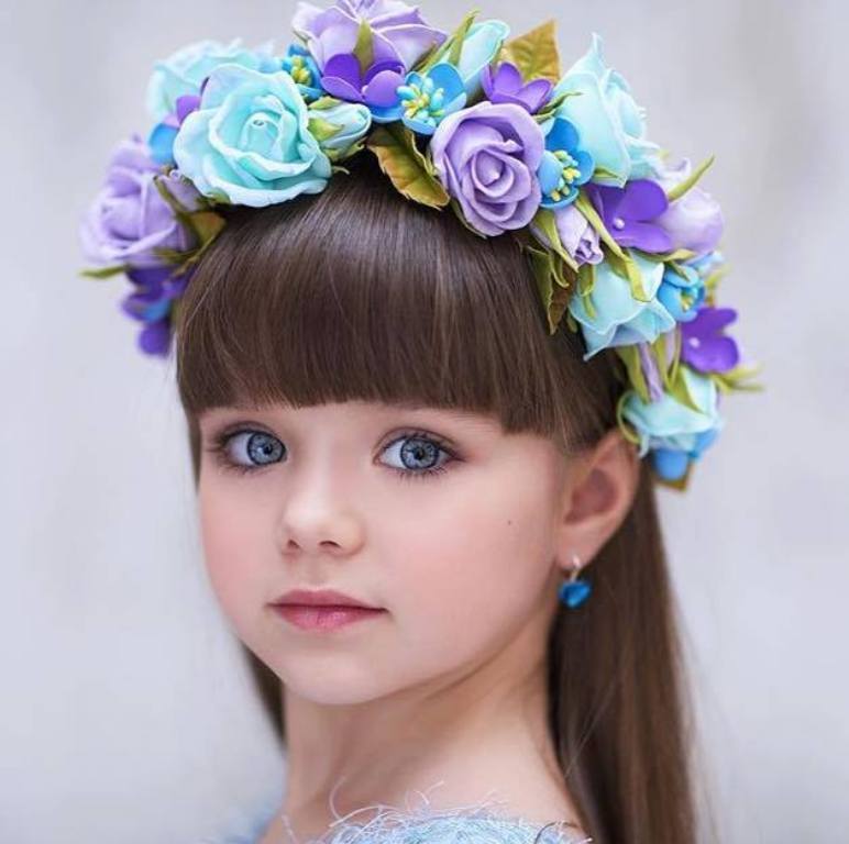 Cô bé người Nga được mệnh danh đẹp nhất thế giới 4 năm trước vẫn gây sốt với nhan sắc hiện tại, nhưng bất ngờ nhất là tiết lộ về chuyện học hành - Ảnh 3.