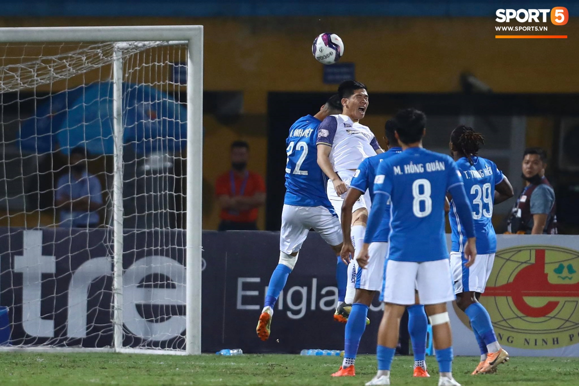 Quang Hải &quot;rực sáng&quot;: Vừa ghi bàn, vừa kiến tạo giúp Hà Nội FC dẫn trước 4-0 Quảng Ninh - Ảnh 6.