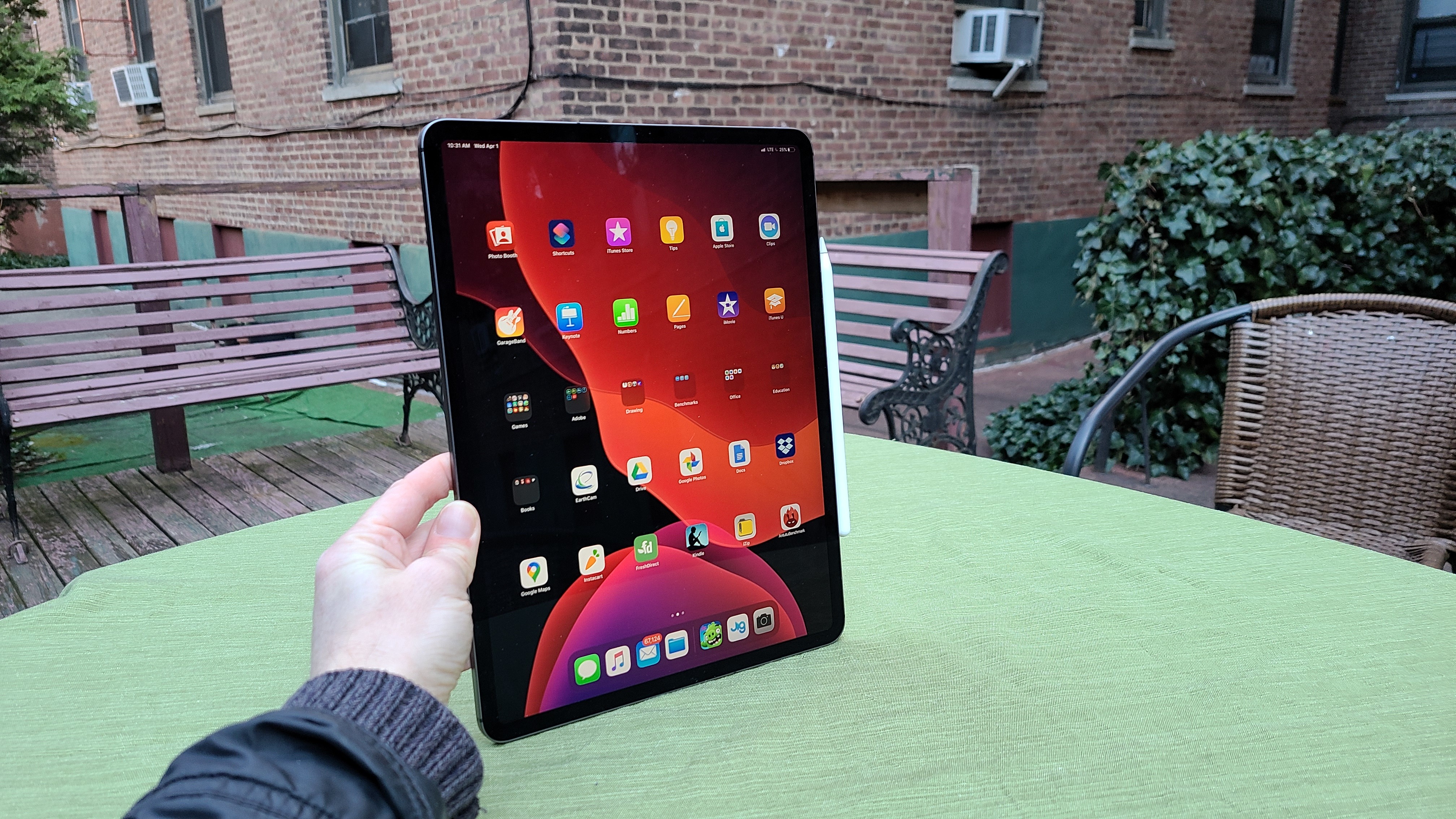 iPad Pro thế hệ mới sẽ bán ra với số lượng nhỏ vì sự khan hiếm của màn hình Mini LED - Ảnh 2.