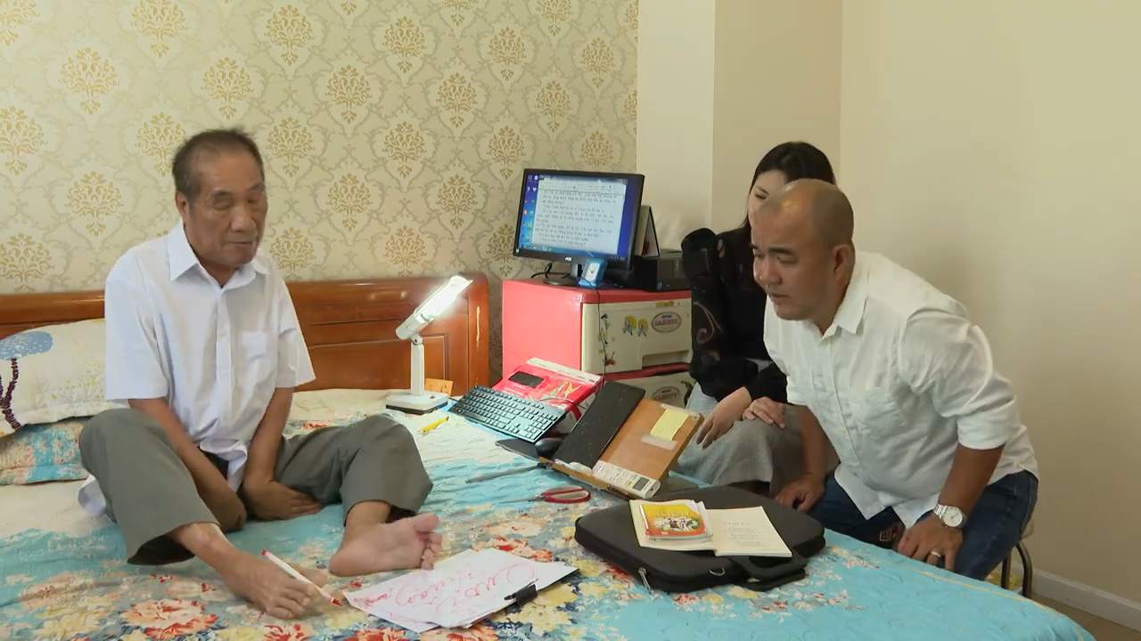 Quốc Thuận tới nhà thăm thầy giáo Nguyễn Ngọc Ký: Tôi bị suy thận, đã chạy thận nhân tạo 11 năm - Ảnh 5.