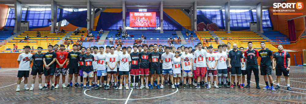 Hà Nội mưa như trút nước, giới trẻ vẫn xếp hàng đông nghịt tham gia Tryout của Thang Long Warriors - Ảnh 13.