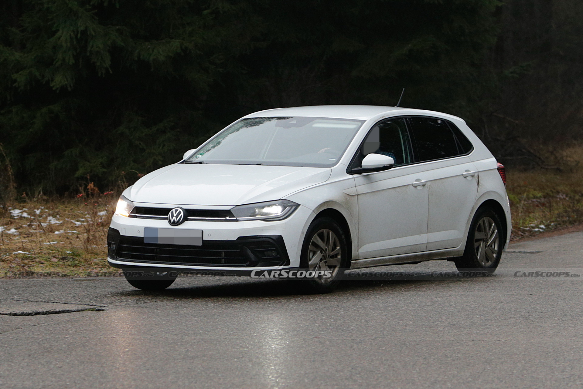 Volkswagen Polo công bố bản cập nhật mới, hé lộ đèn pha cải tiến - Ảnh 2.