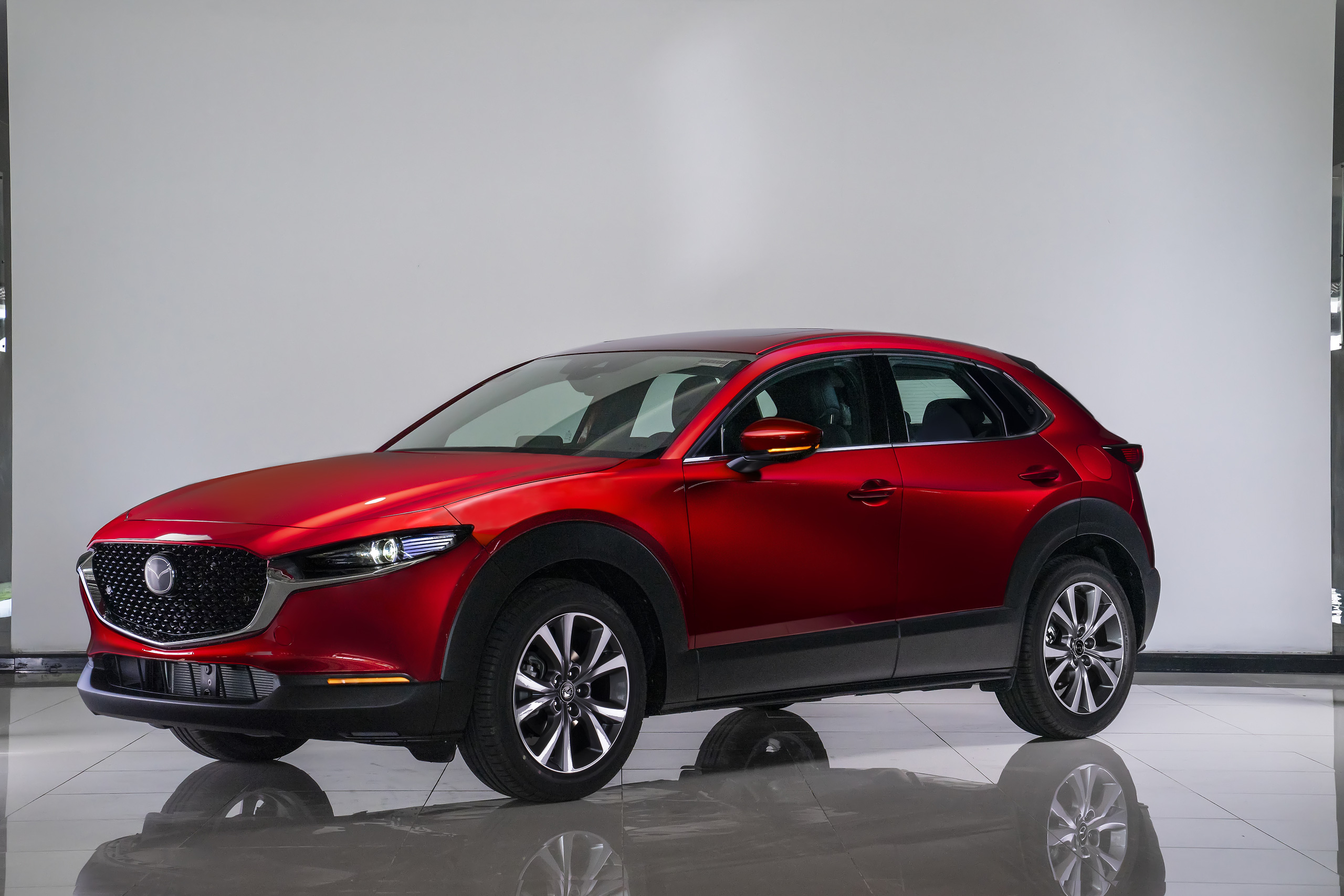 2 mẫu xe mới của Mazda ra mắt tại Việt Nam, giá từ 629 và 839 triệu đồng - Ảnh 1.