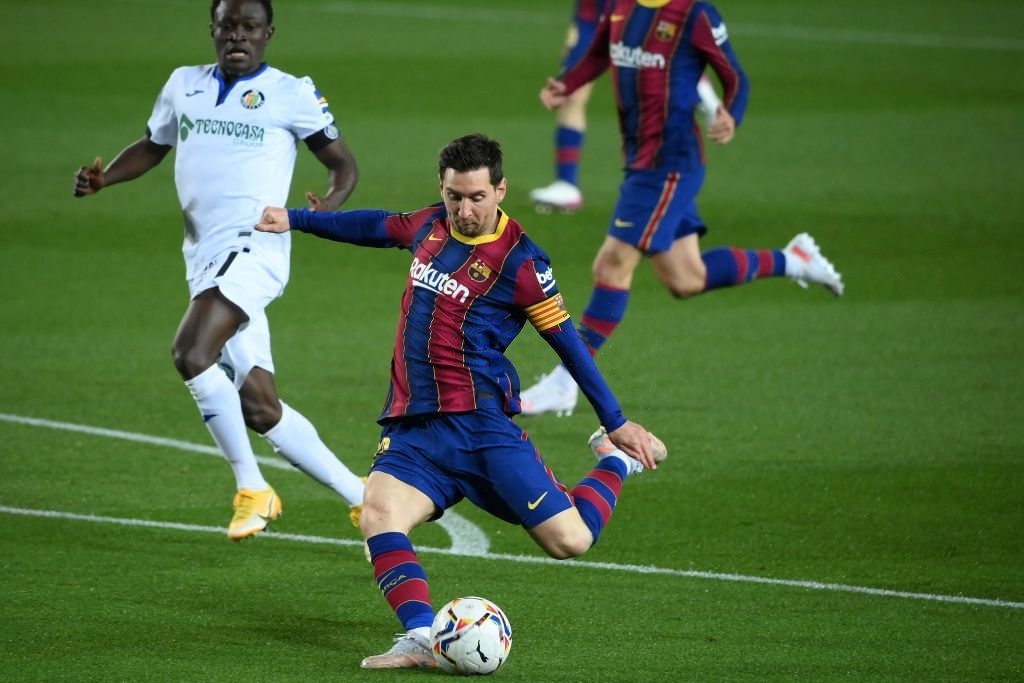 Messi tỏa sáng rực rỡ, Barca đại thắng 5-2 để tiếp tục cuộc đua tam mã La Liga - Ảnh 3.
