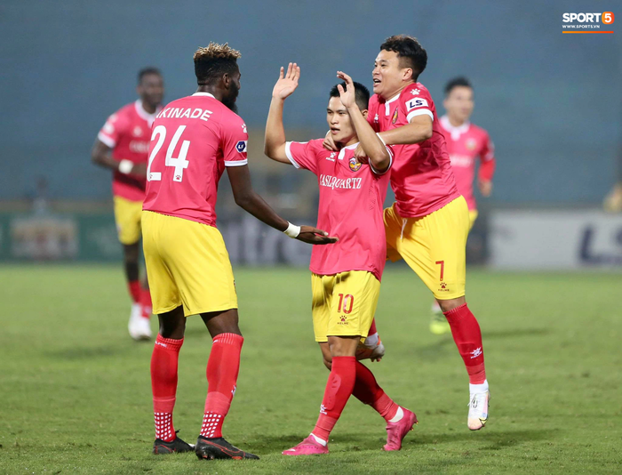 Lo ngại dịch Covid-19, sân Hà Tĩnh ngưng đón khán giả từ vòng 11 V.League  - Ảnh 1.