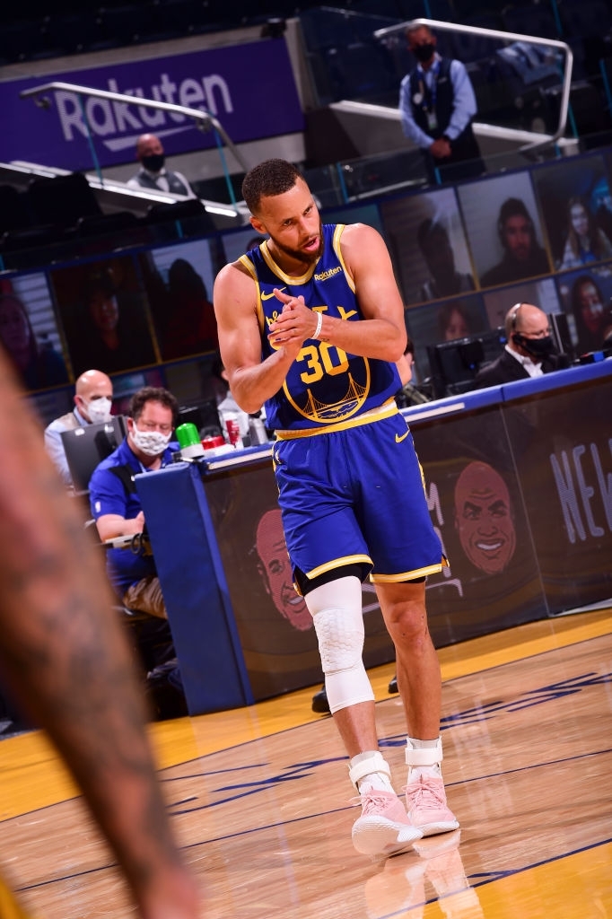 Bất chấp nỗ lực của Stephen Curry, Dallas Mavericks hủy diệt Golden State Warriors không thương tiếc - Ảnh 3.