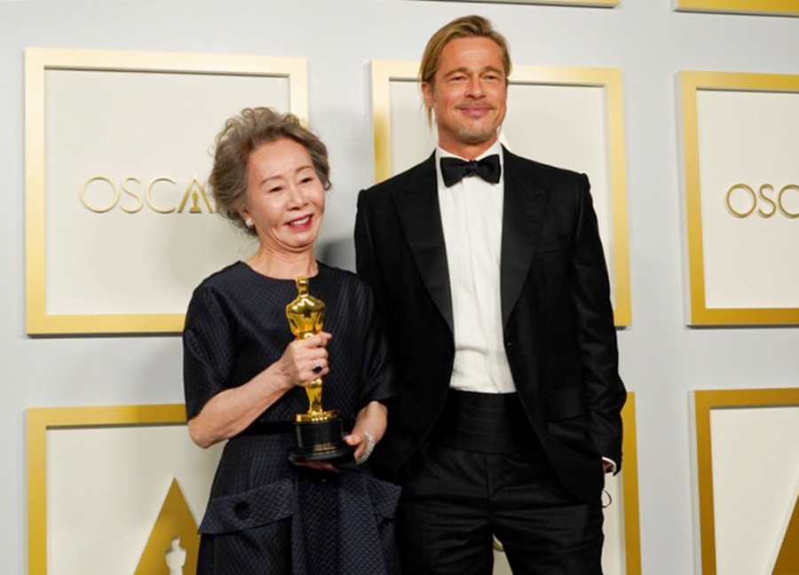 Giành cả giải Oscar nhưng sao Hàn 74 tuổi không quan tâm đến Hollywood, netizen đang phẫn nộ bỗng quay xe vì lý do đằng sau - Ảnh 5. Giành cả giải Oscar nhưng sao Hàn 74 tuổi không quan tâm đến Hollywood, netizen đang phẫn nộ bỗng quay xe vì lý do đằng sau - Ảnh 5.