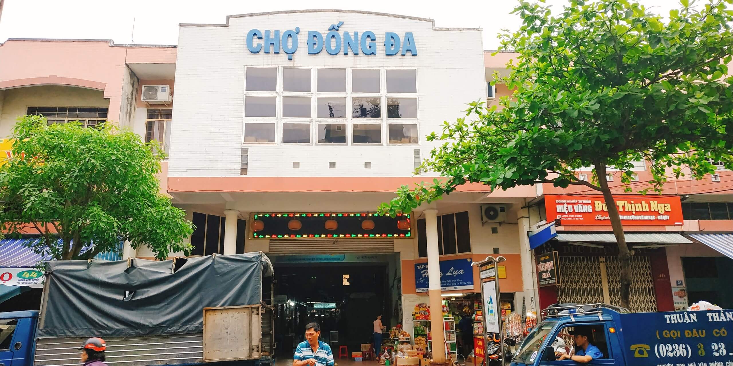 Cô gái săn hàng thùng từ năm 13 tuổi, món nào cũng chỉ 200.000 đồng quay đầu bật mí mẹo đi chợ second-hand ở Đà Nẵng - Ảnh 4.