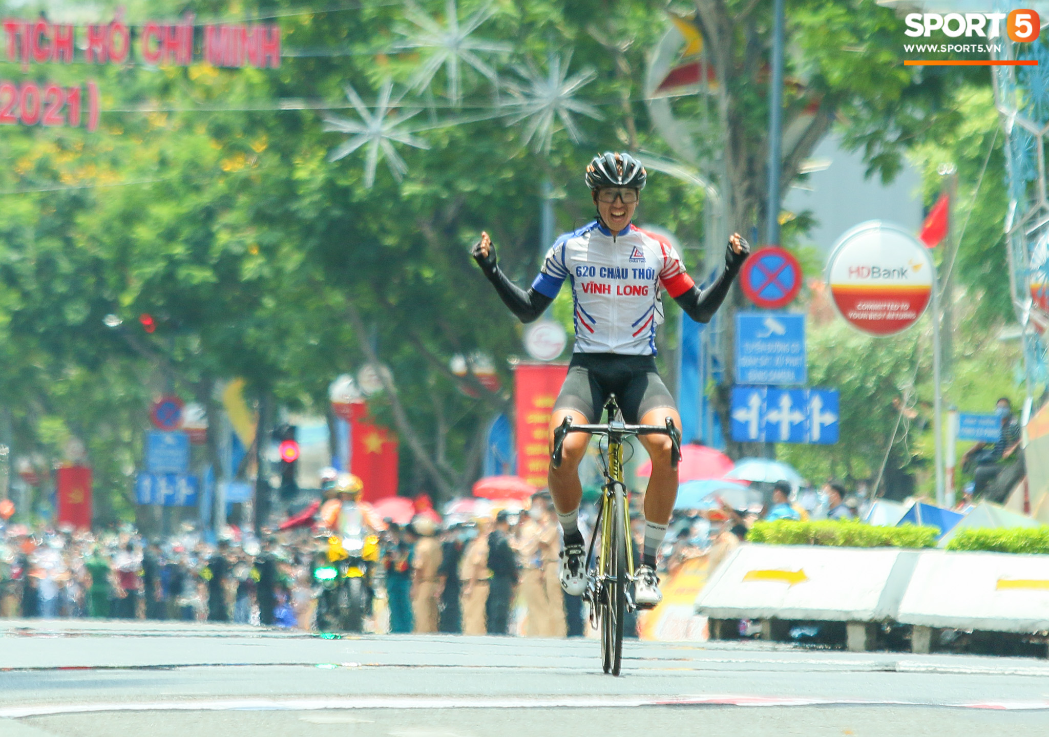 Cup truyền hình TP.Hồ Chí Minh (chặng cuối): Loic Desriac xuất sắc bảo vệ thành công áo vàng chung cuộc  - Ảnh 1.