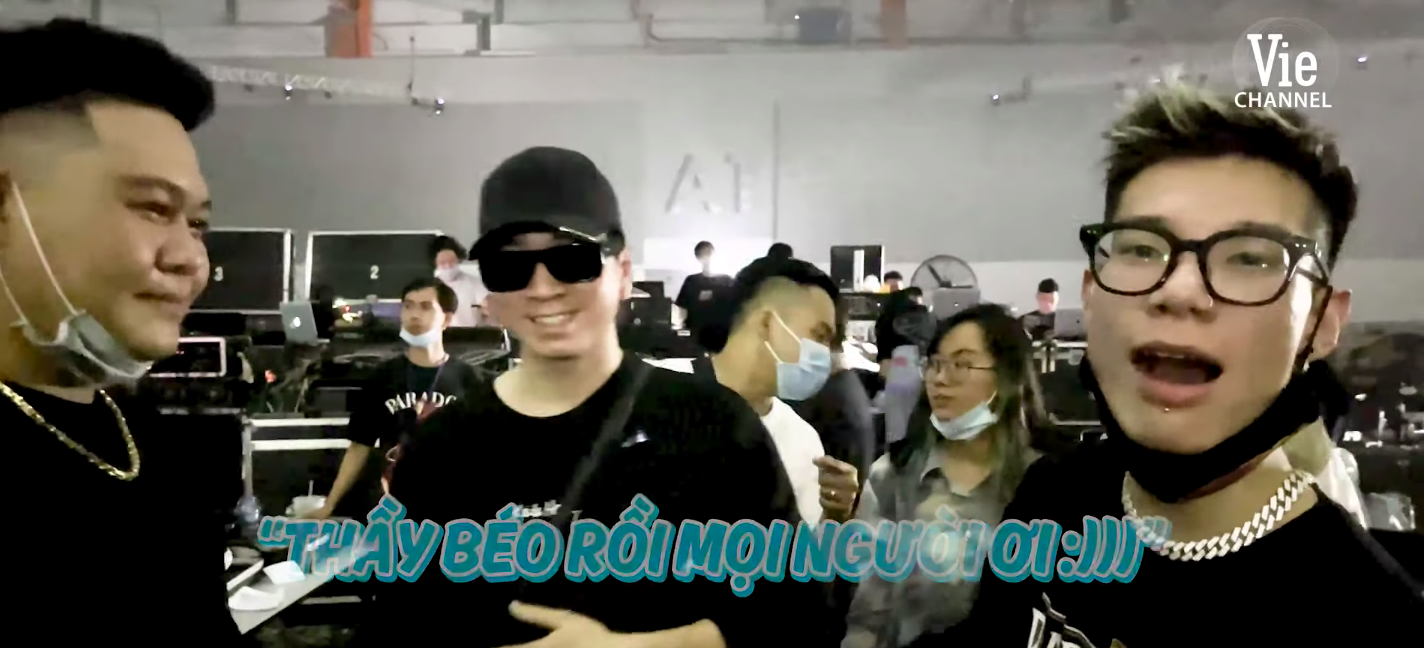 Karik hội ngộ học trò trong buổi tổng duyệt Rap Việt All-Star Concert, MCK - Tlinh không quên phát cẩu lương - Ảnh 1.