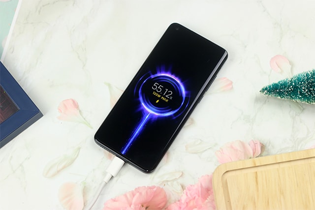 Gợi ý 5 smartphone sạc nhanh như ‘ăn cướp’, giá chỉ từ 11 triệu - Ảnh 2. Gợi ý 5 smartphone sạc nhanh như ‘ăn cướp’, giá chỉ từ 11 triệu - Ảnh 2.