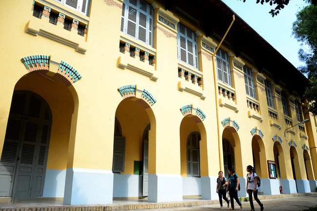 5 ngôi trường cổ kính tại Việt Nam, bước vào cứ ngỡ như đang sống trong lâu đài giữa trời Âu: Không con nhà giàu thì cũng toàn nhân tài ưu tú mới có suất học - Ảnh 17.