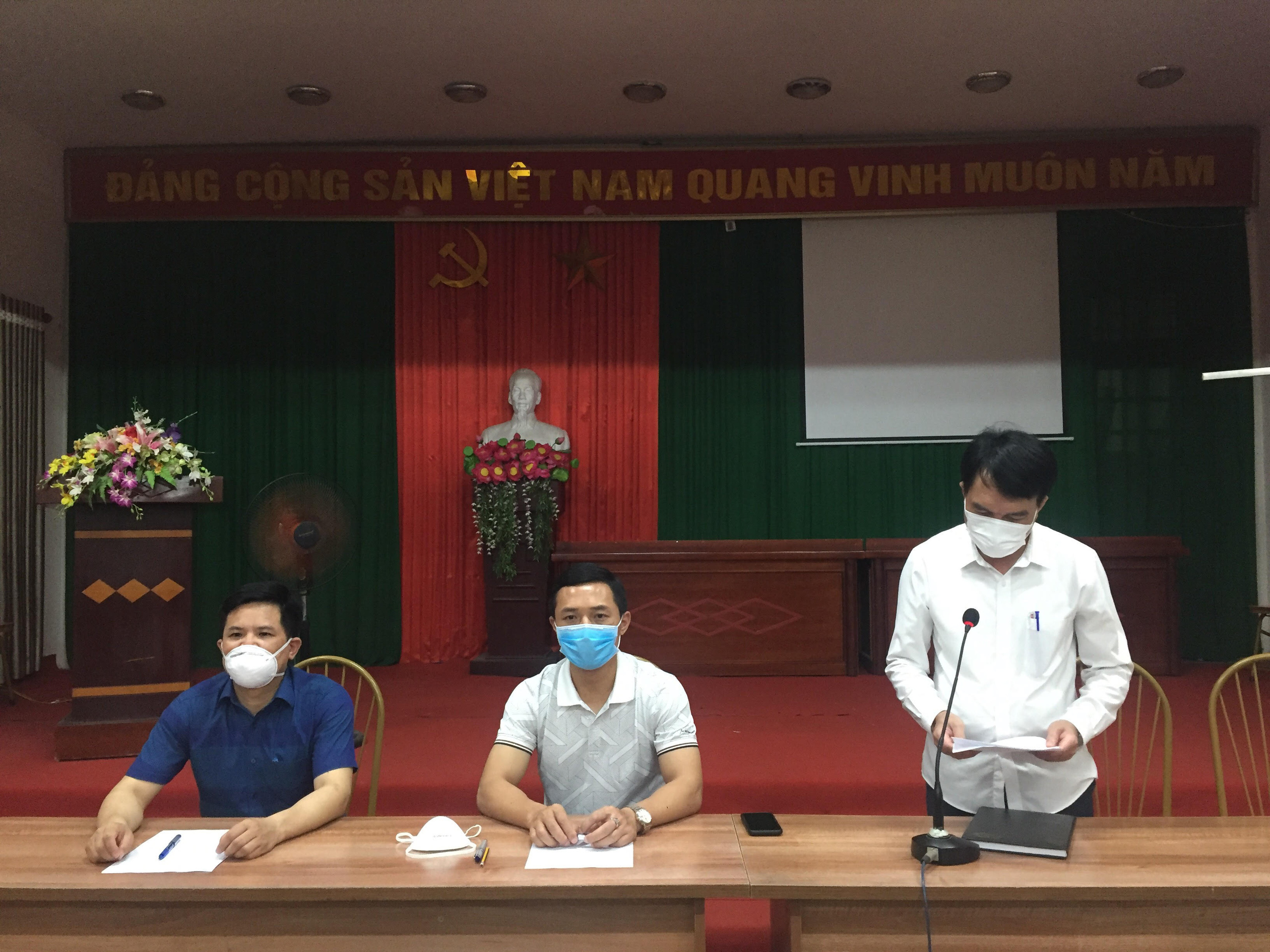 Hà Nội: Cách ly y tế đối với ổ dịch COVID-19 tại xã Hiệp Thuận, huyện Phúc Thọ - Ảnh 1.