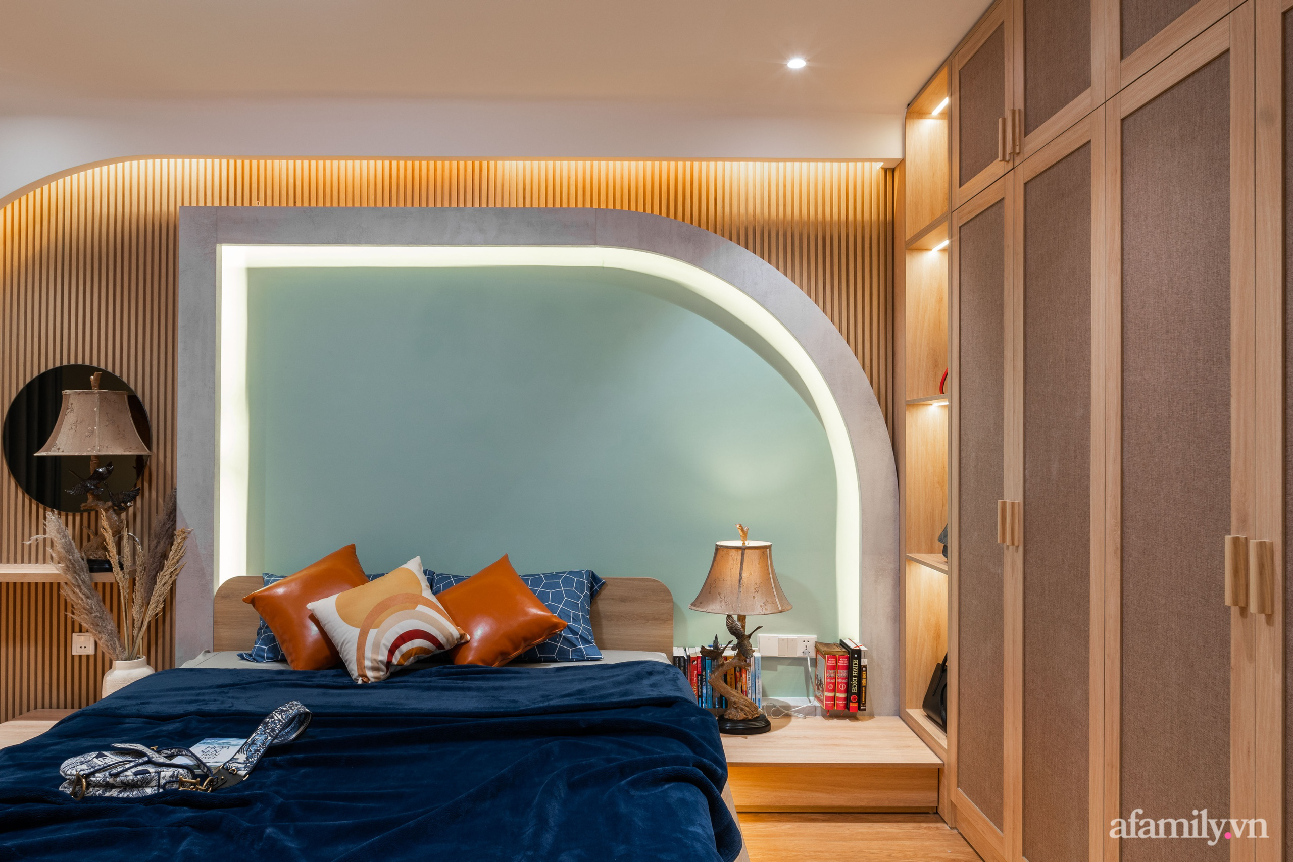 Căn hộ 180m² đẹp tinh tế và sang trọng với tông màu gỗ kết hợp sắc trắng hiện đại ở Hoàng Đạo Thúy, Hà Nội - Ảnh 16.