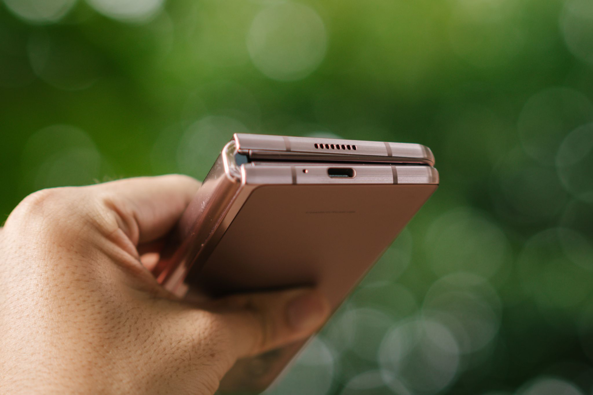 Công nghệ đặc biệt đem đến thiết kế hấp dẫn cho Galaxy Z Fold2 - Ảnh 3.