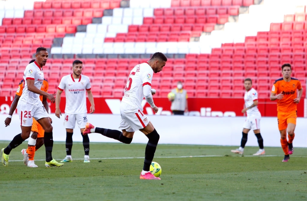 Thắng tối thiểu Valencia, Sevilla tiếp tục nuôi mộng vô địch - Ảnh 4.