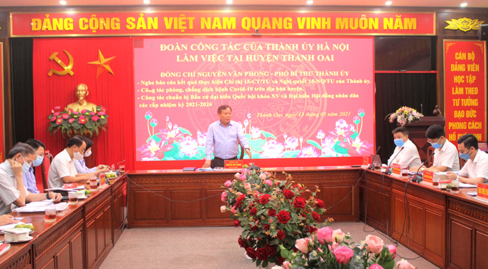 Phó Bí thư Thành ủy Hà Nội Nguyễn Văn Phong kiểm tra công tác bầu cử tại huyện Thanh Oai - Ảnh 1.