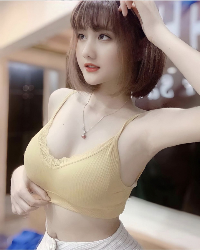 Thời nào còn là tài xế Grab đáng yêu, nàng hot girl Việt bỗng chốc thay đổi chóng mặt, lột xác siêu gợi cảm và nóng bỏng - Ảnh 4.