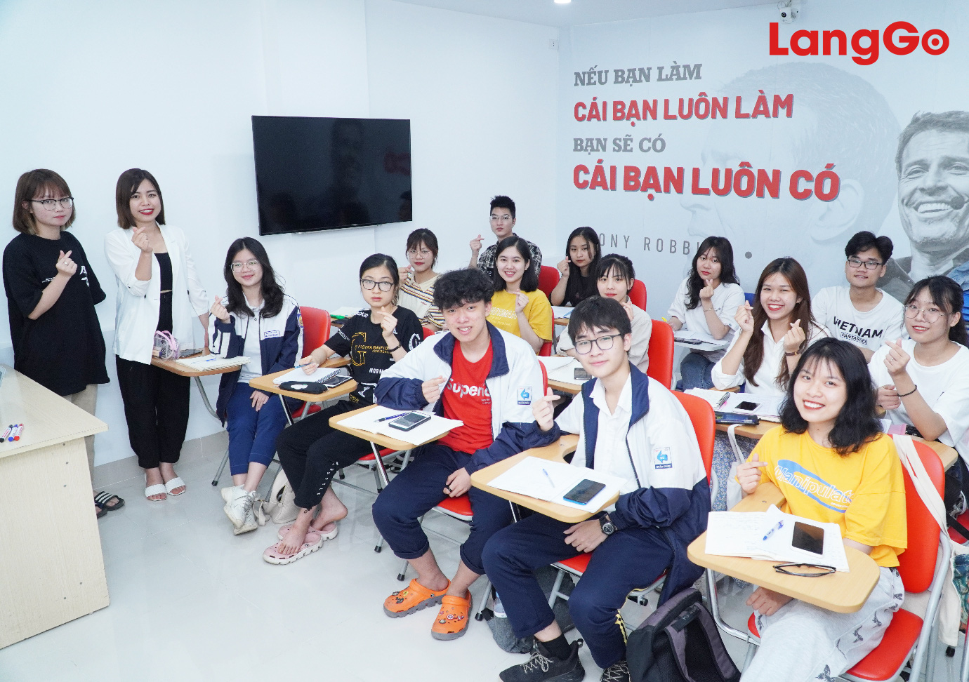 Luyện thi IELTS LangGo: Đột phá cho đầu ra Tiếng Anh, phát triển toàn diện kỹ năng sống - Ảnh 2.