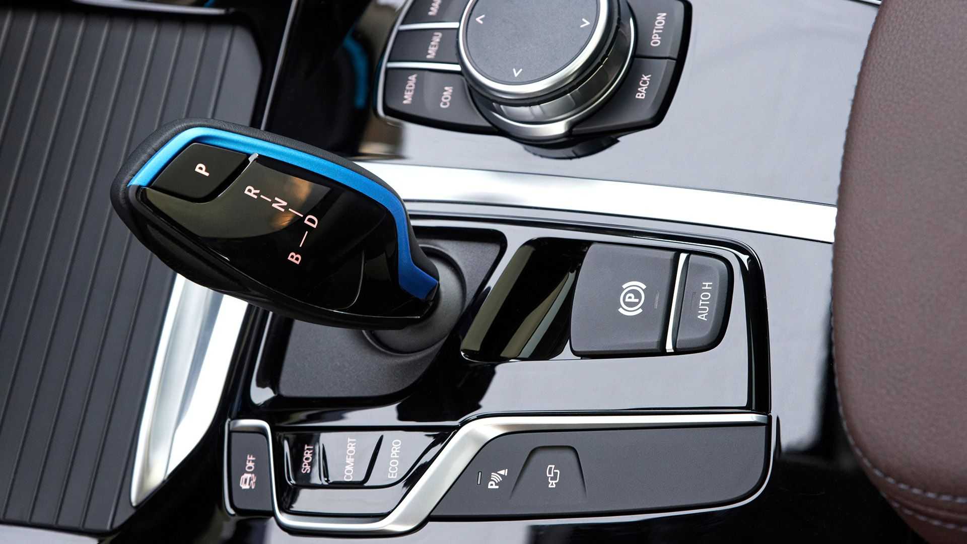 BMW tái cơ cấu danh mục sản phẩm, dự tính loại bỏ dần các tùy chọn động cơ xăng - Ảnh 2.