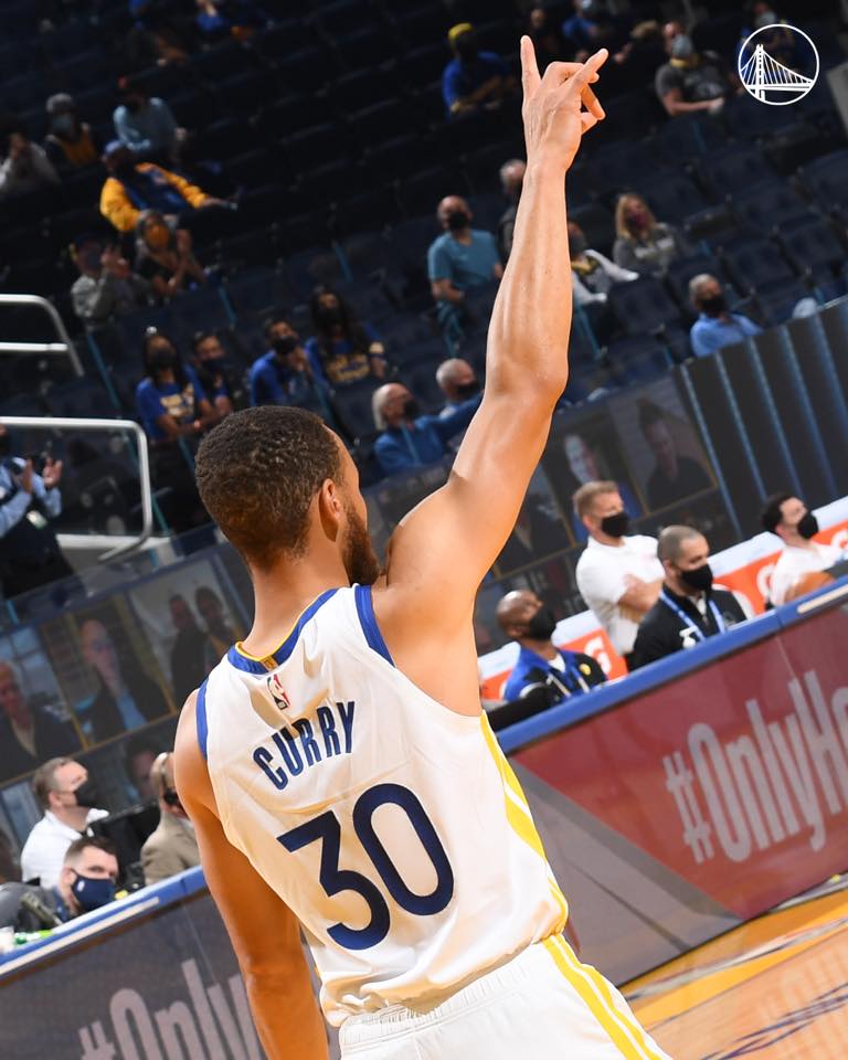 Bùng nổ với 46 điểm, Stephen Curry bảo toàn danh hiệu vua ghi điểm NBA 2021 - Ảnh 2.