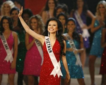 Khánh Vân lọt top 21 Miss Universe, Phạm Hương trở thành Hoa hậu Hoàn vũ VN duy nhất chưa làm được điều này! - Ảnh 2.