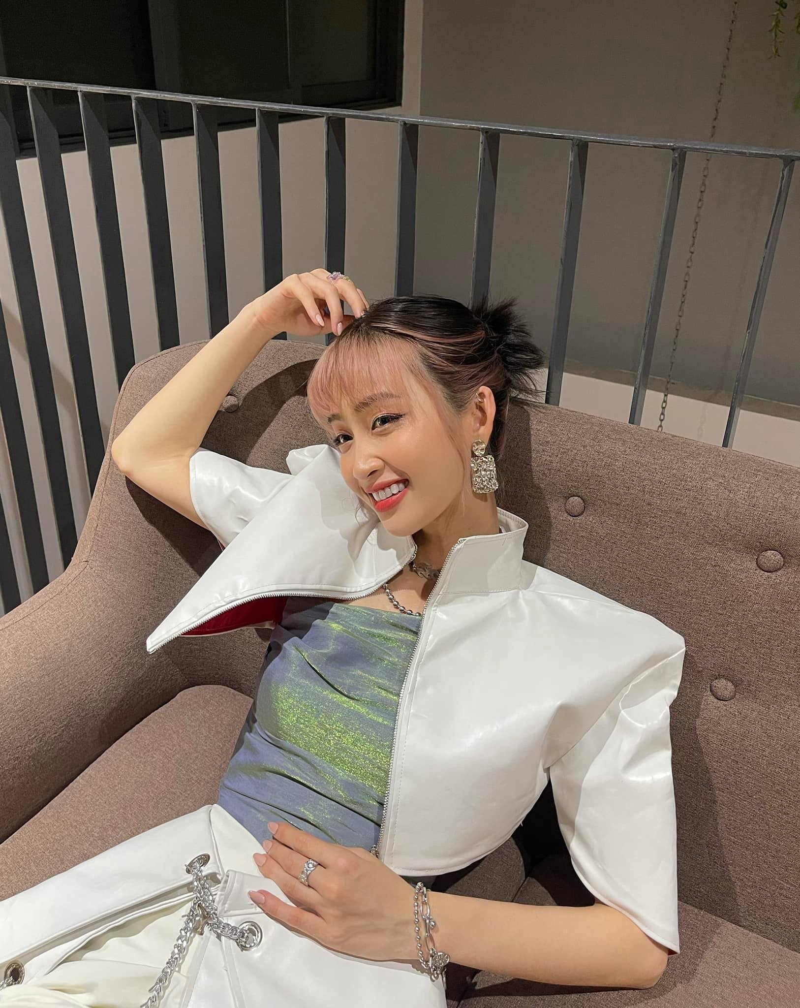 Ngây ngất trước nụ cười tỏa nắng của Juky San: Ai bảo cứ phải hở hở hang hang mới khiến 500 anh em mê mệt - Ảnh 3.