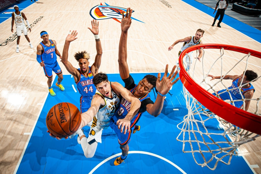 Thất trận 57 điểm, Oklahoma City Thunder xác lập kỷ lục buồn ở NBA - Ảnh 3.