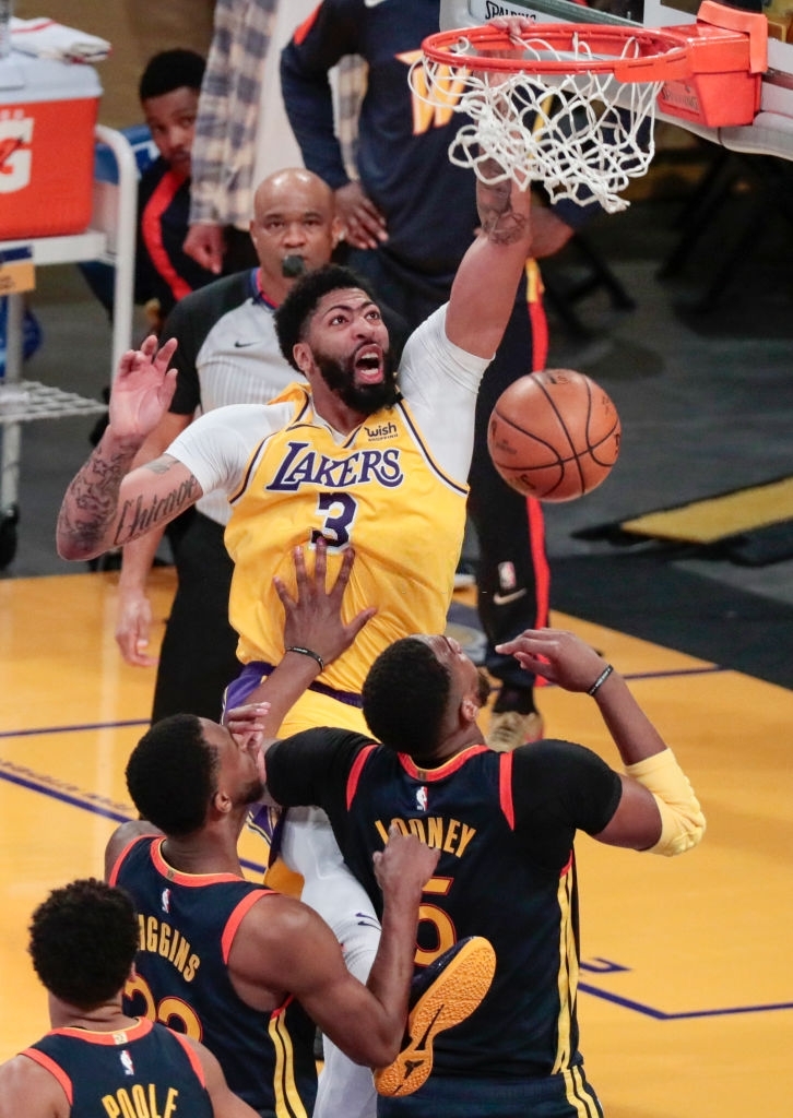 Anthony Davis tiết lộ lý do bản thân cùng LeBron James “thức tỉnh” trước Golden State Warriors - Ảnh 1.