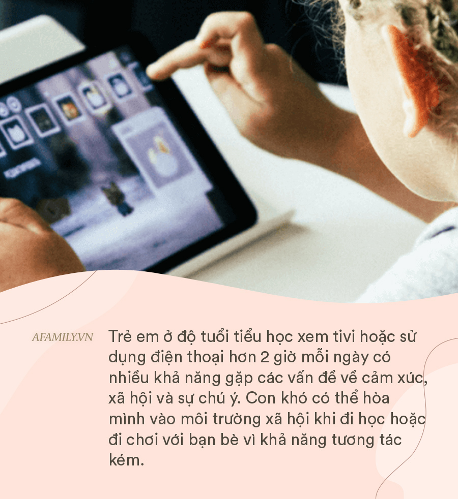 Cứ bận việc lại "quăng" điện thoại cho con chơi, một thời gian sau bà mẹ tá hỏa khi nhìn thấy mắt con lác xệch - Ảnh 5.