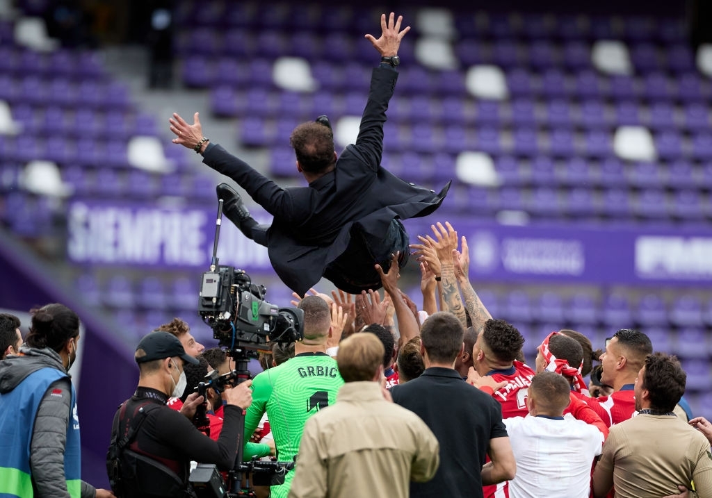 Ghi bàn đưa Atletico lên ngôi vô địch, Suarez rơi nước mắt khi gọi điện cho gia đình - Ảnh 9.