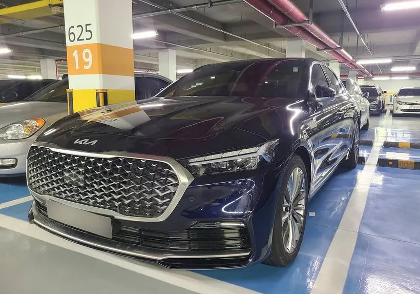 Kia K900 2021 sắp ra mắt - Sedan Hàn Quốc tham vọng chung mâm Mercedes S-Class và BMW 7-Series - Ảnh 1. Kia K900 2021 sắp ra mắt - Sedan Hàn Quốc tham vọng chung mâm Mercedes S-Class và BMW 7-Series - Ảnh 1.