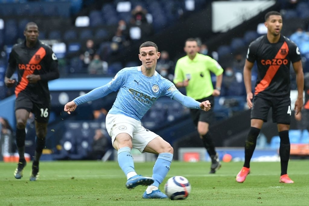 Man City &quot;hủy diệt&quot; Everton 5-0 trong ngày chính thức nâng cúp vô địch Ngoại hạng Anh - Ảnh 5.