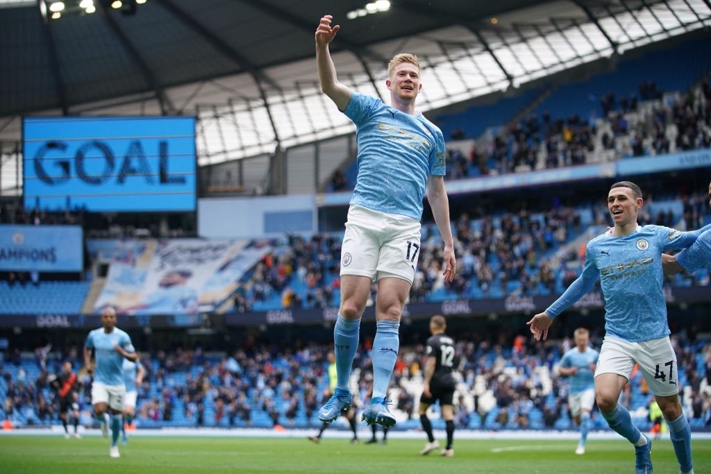 Man City &quot;hủy diệt&quot; Everton 5-0 trong ngày chính thức nâng cúp vô địch Ngoại hạng Anh - Ảnh 2.