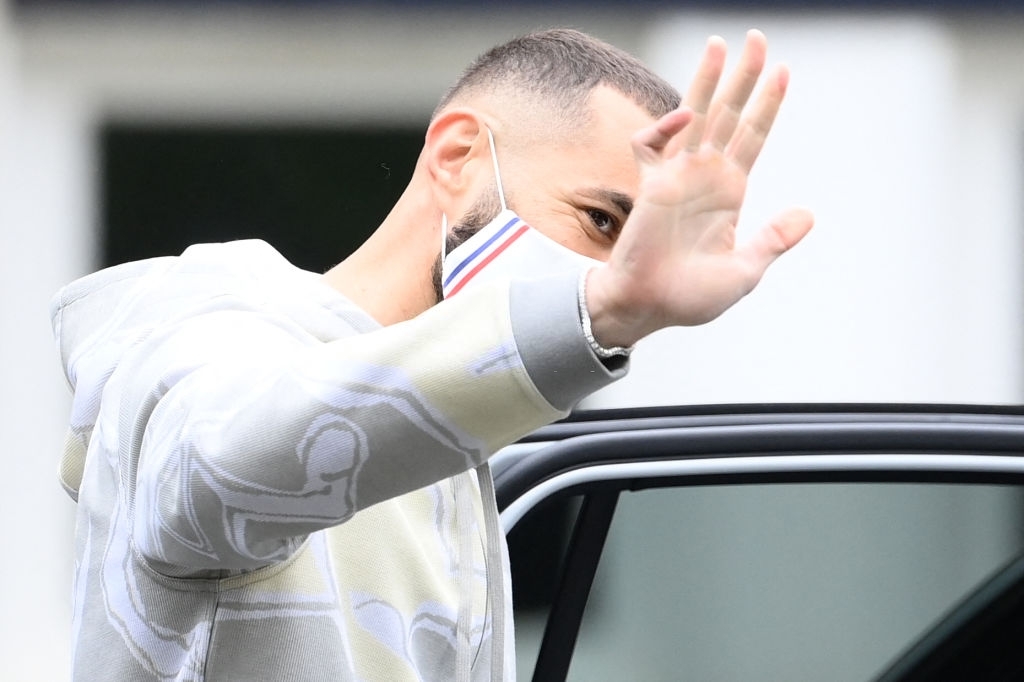 Benzema vui mừng trong ngày trở lại hội quân cùng tuyển Pháp  - Ảnh 4.