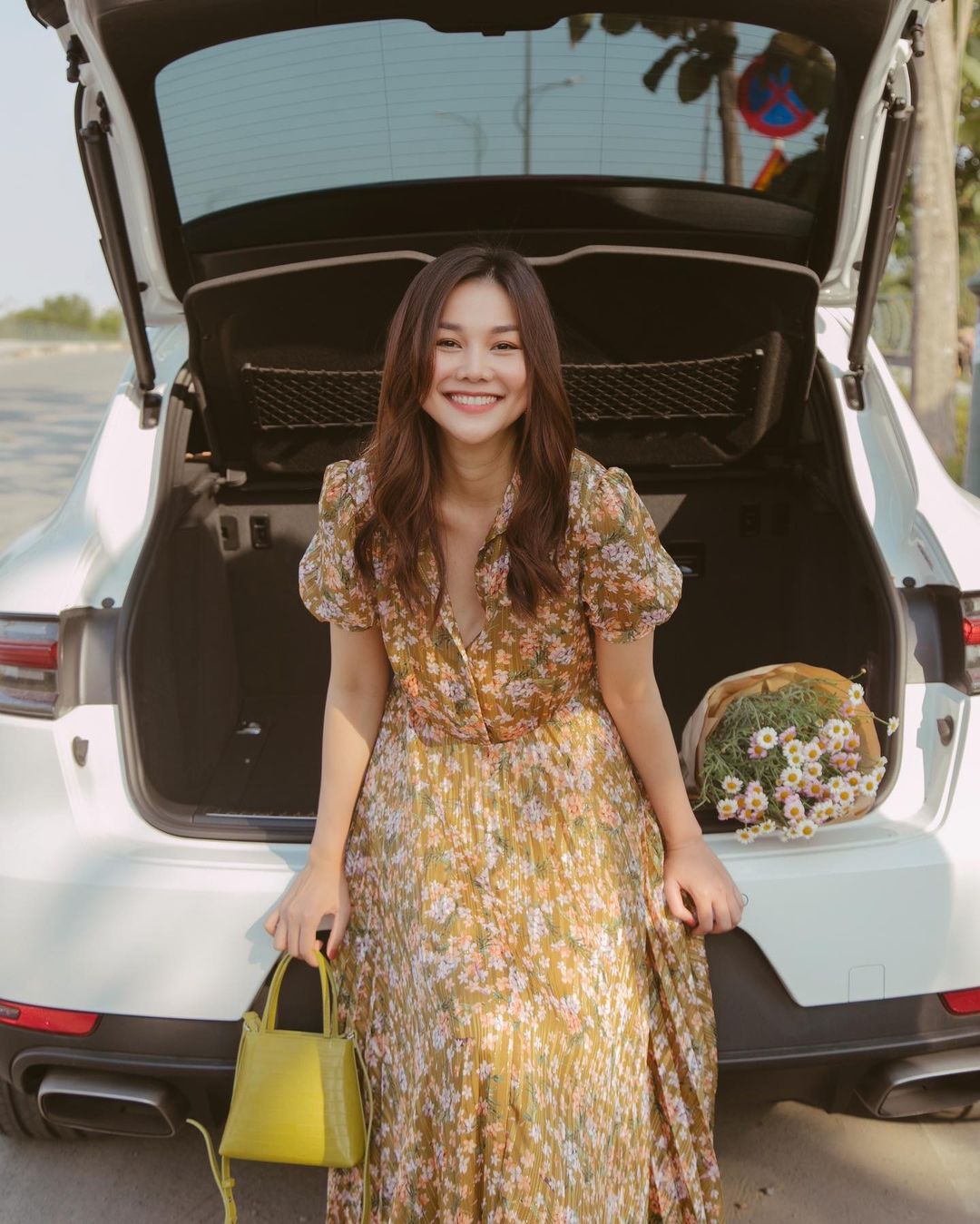 Ngắm bộ sưu tập váy &quot;đồ sộ&quot; của Thanh Hằng, nàng 30  sẽ nhắm được nhiều kiểu trẻ trung và ghi trọn điểm sang chảnh - Ảnh 8.