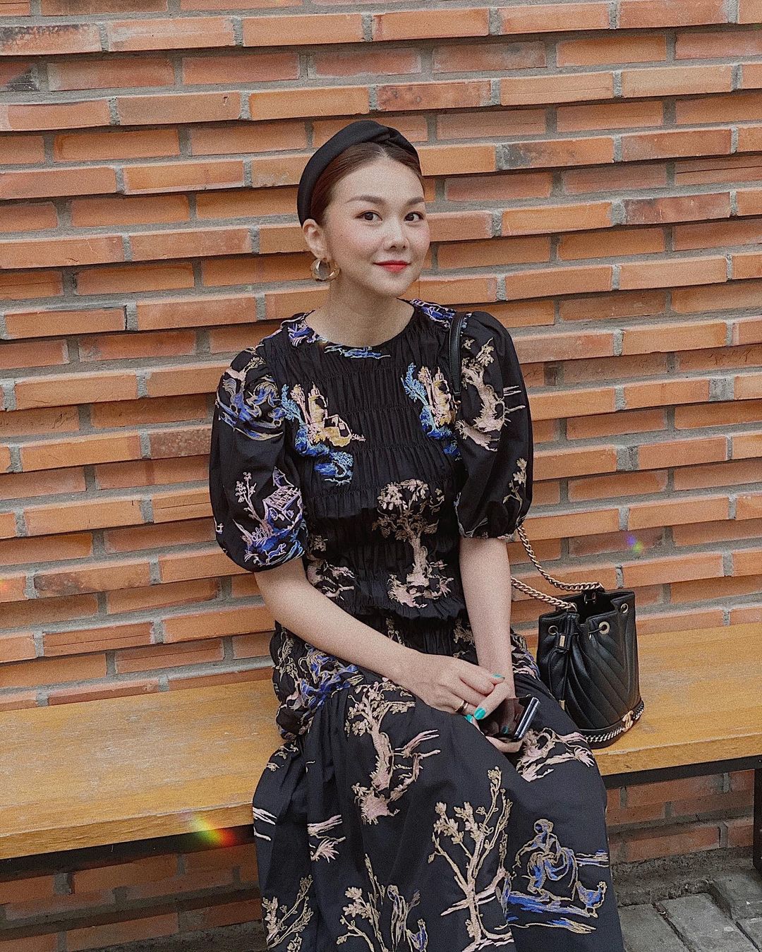 Ngắm bộ sưu tập váy &quot;đồ sộ&quot; của Thanh Hằng, nàng 30  sẽ nhắm được nhiều kiểu trẻ trung và ghi trọn điểm sang chảnh - Ảnh 12.