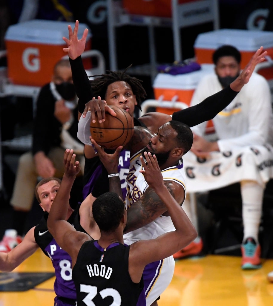 Đầy đủ binh hùng tướng mạnh, LeBron James vẫn không thể giúp Los Angeles Lakers thoát chuỗi thua - Ảnh 2.