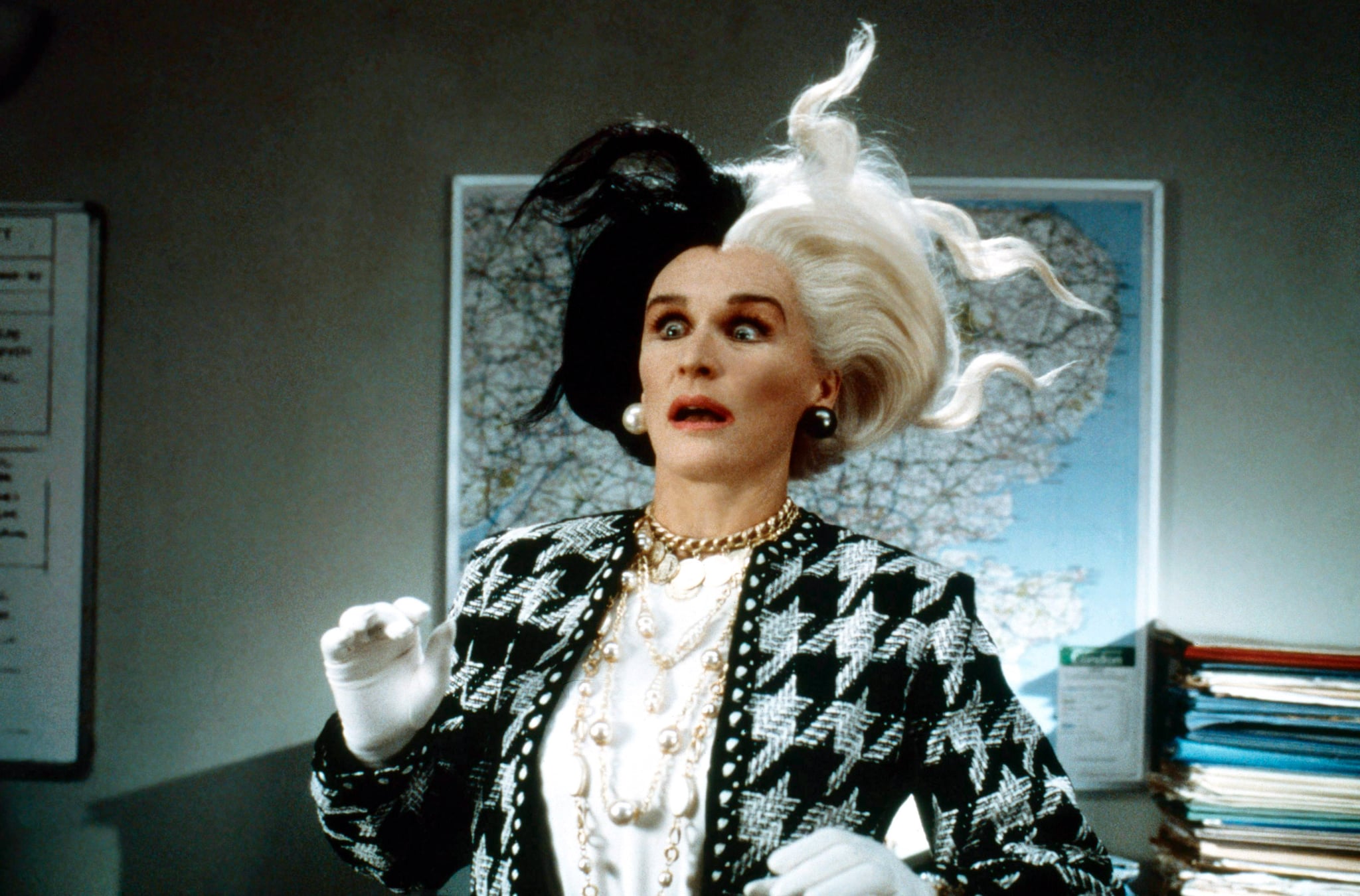 Nhan sắc 4 ác nữ Cruella trên phim: Mỹ nữ Emma Stone liệu có cửa đọ với bà hoàng 8 lần được đề cử Oscar? - Ảnh 2.