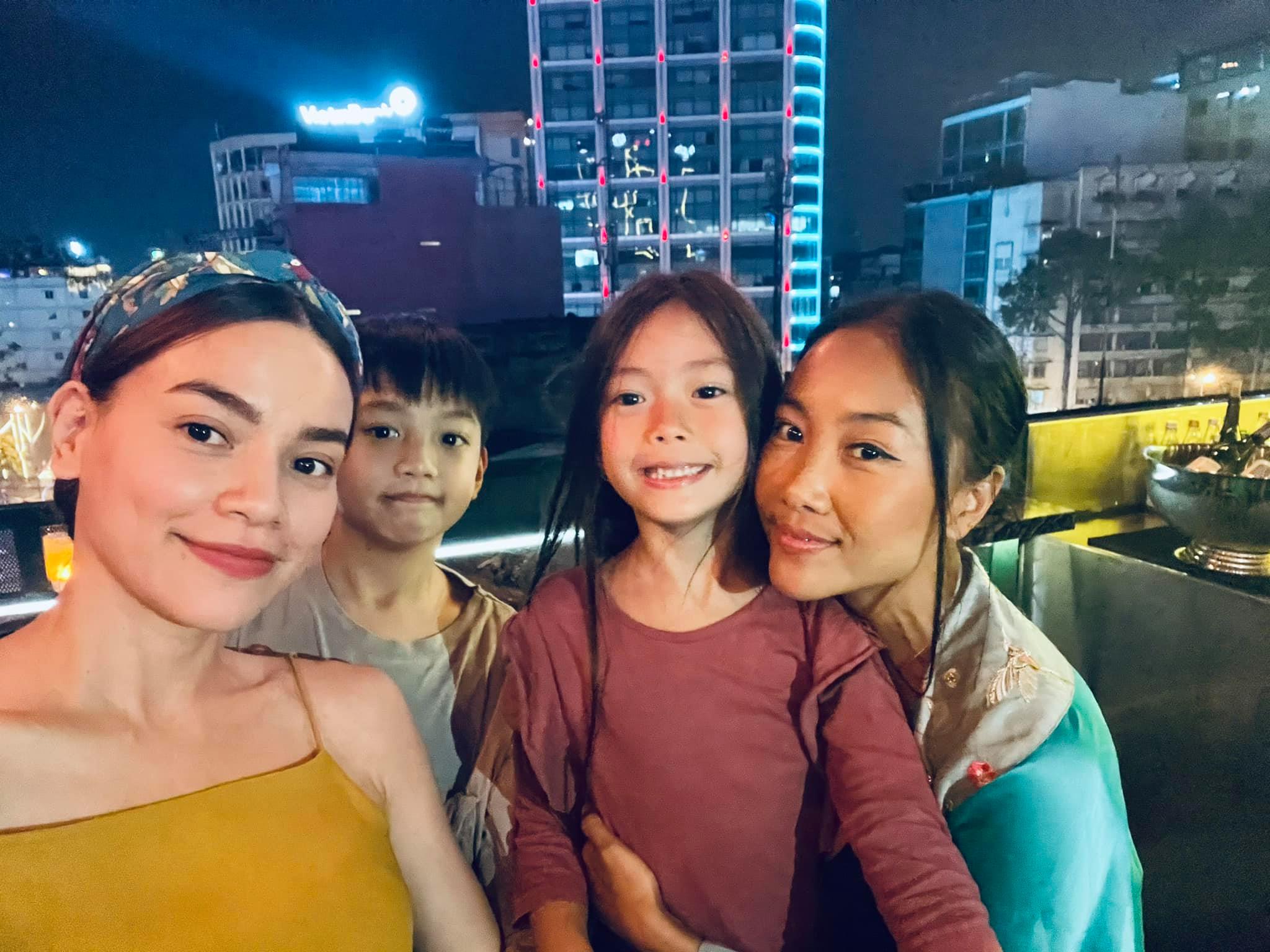 Con trai Hồ Ngọc Hà cùng con gái Đoan Trang chiếm trọn “spotlight” khi chung khung hình với bố mẹ - Ảnh 5.