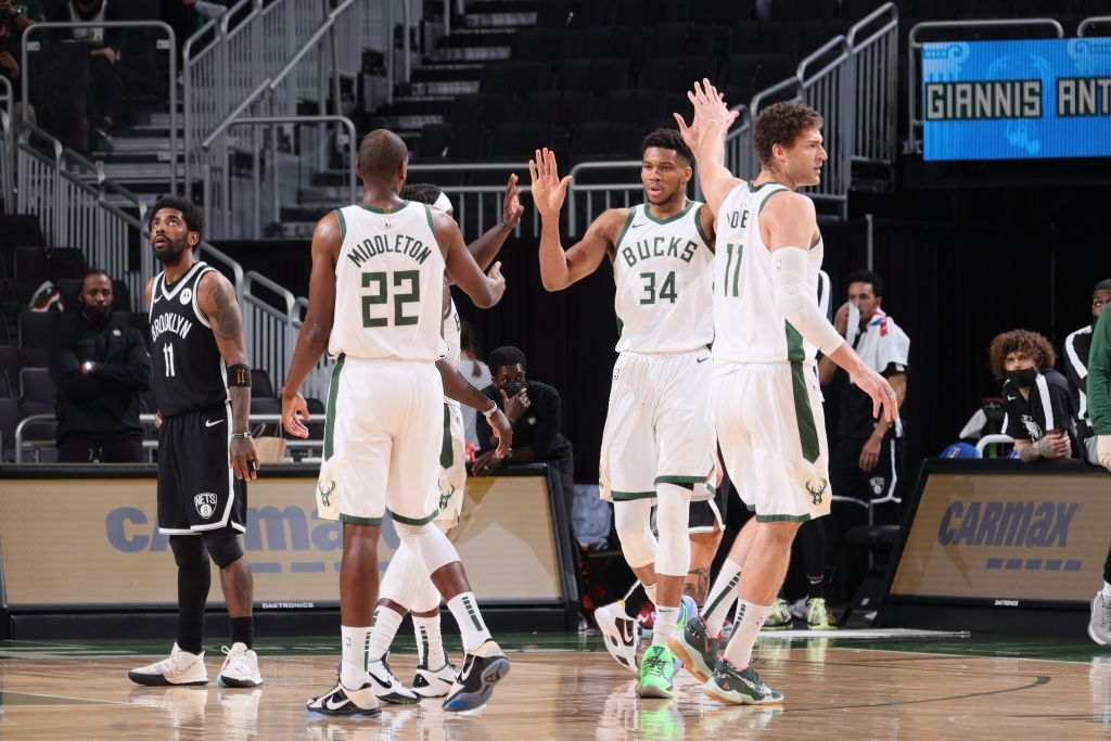Ném đến 20 quả 3 điểm, Brooklyn Nets vẫn nhận thất bại thứ 2 liên tiếp trước Milwaukee Bucks - Ảnh 2.