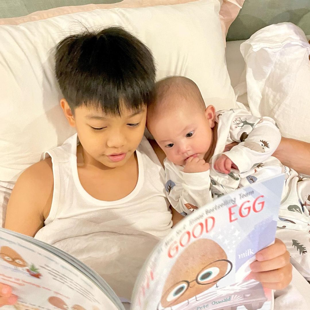 Vẻ mặt thích thú của con gái Hồ Ngọc Hà khi mỗi sáng đều được làm điều này - Ảnh 3.