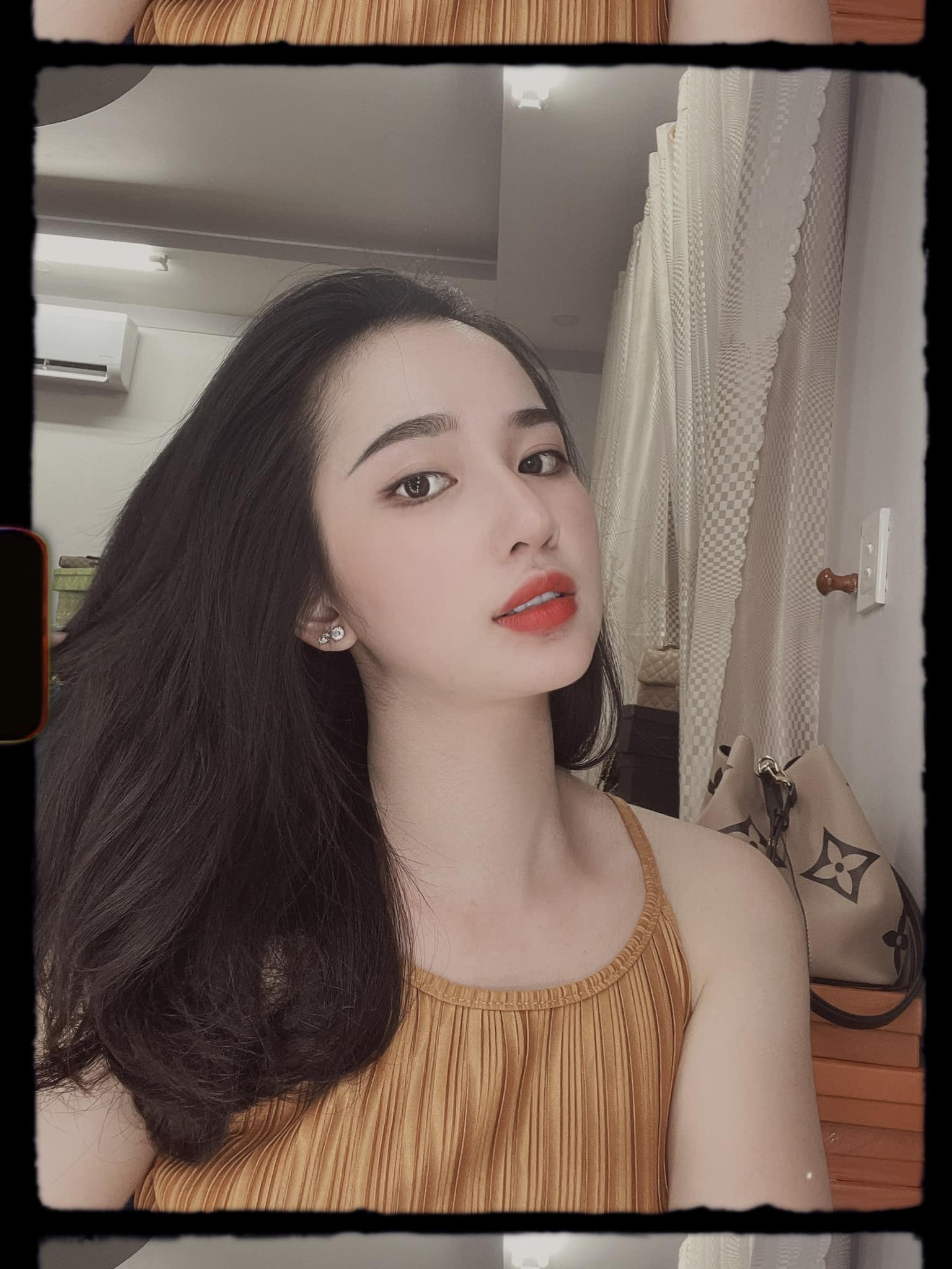 Em vợ Lê Dương Bảo Lâm xinh đẹp không kém hot girl - Ảnh 6.