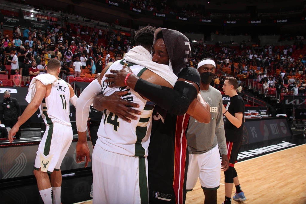 Bam Adebayo cần làm gì để vực dậy con tàu đắm Miami Heat? - Ảnh 2.