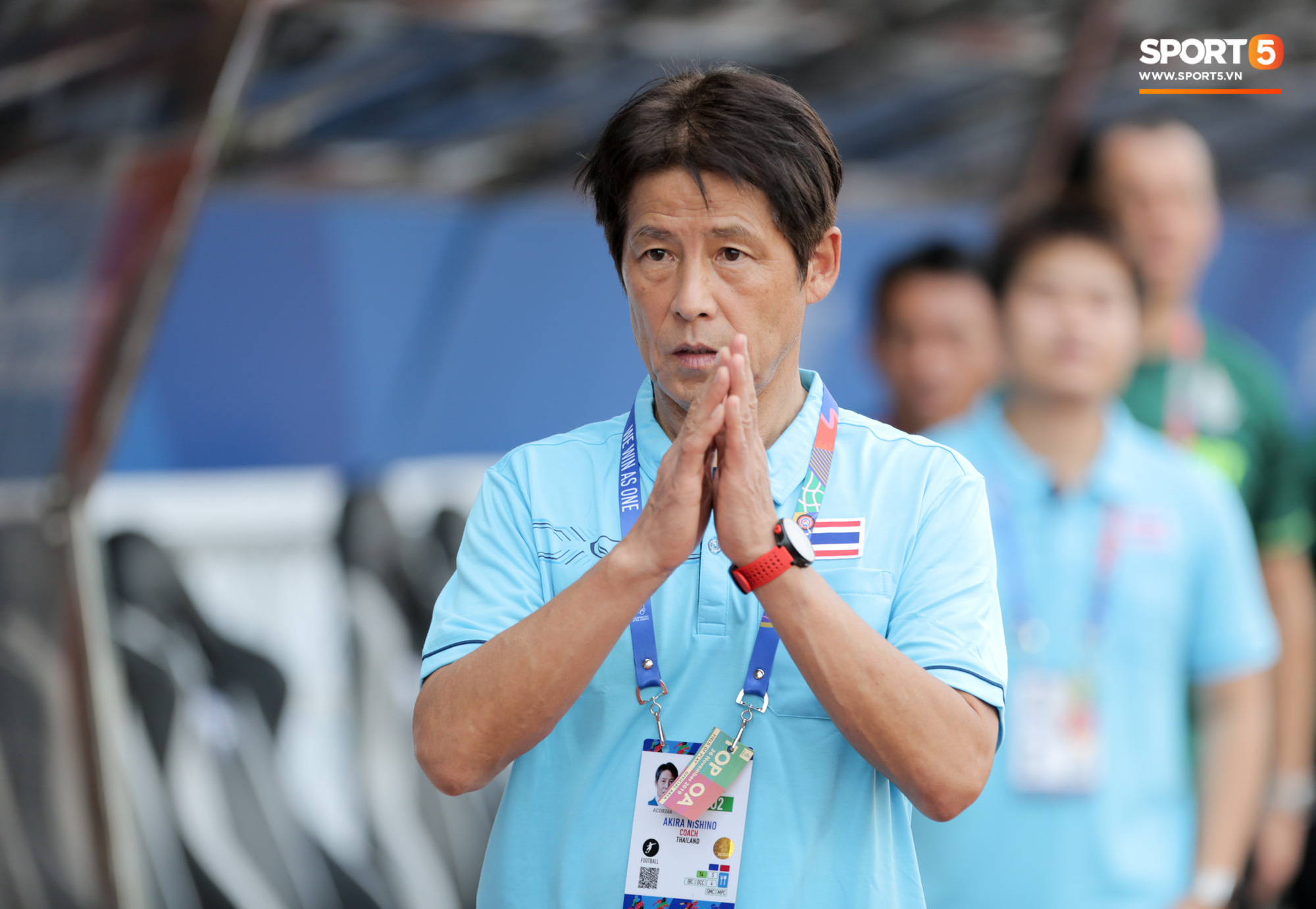 Người hâm mộ quay lưng, Chủ tịch LĐBĐ Thái Lan không đảm bảo tương lai cho HLV Akira Nishino - Ảnh 1.