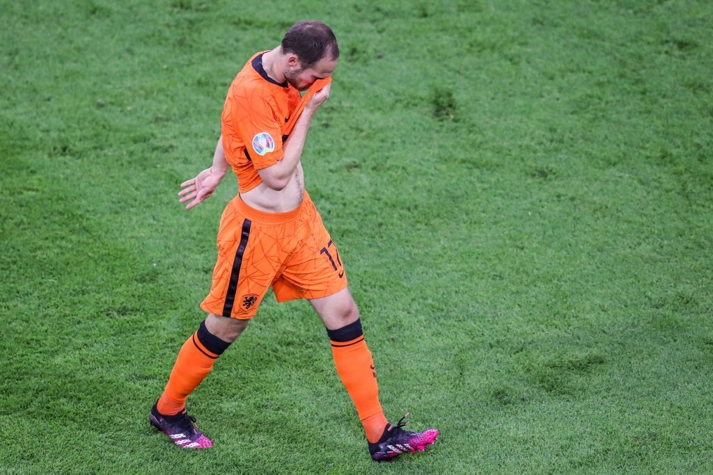 Đồng cảm với Eriksen, Daley Blind khóc nức nở khi được ra sân thi đấu tại Euro 2020 - Ảnh 2.