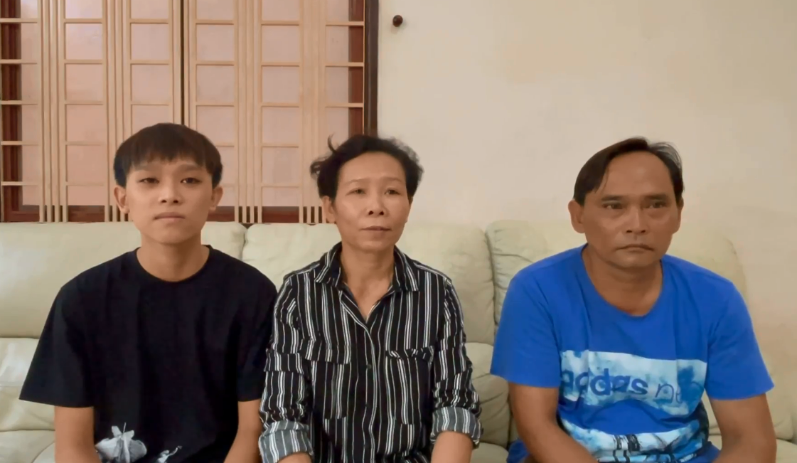 Bố mẹ ruột Hồ Văn Cường chính thức lên tiếng chuyện con trai bị giữ cát xê: Chúng tôi biết rõ số tiền mình có nhưng không thể tiết lộ cụ thể con số - Ảnh 2.