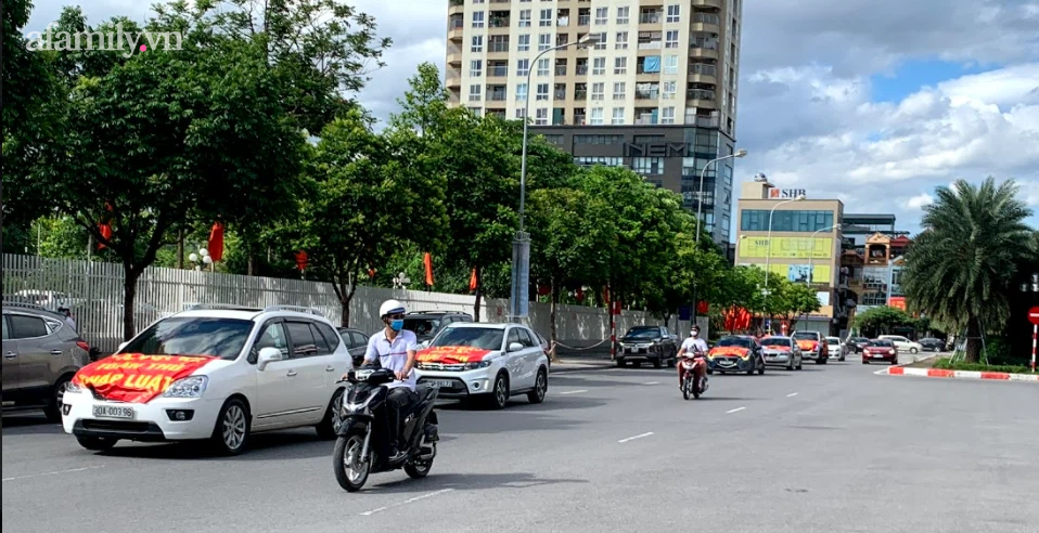 Đại diện cho các cư dân khẳng định, việc diễu phố hoàn toàn đúng luật và đầy đủ trình tự